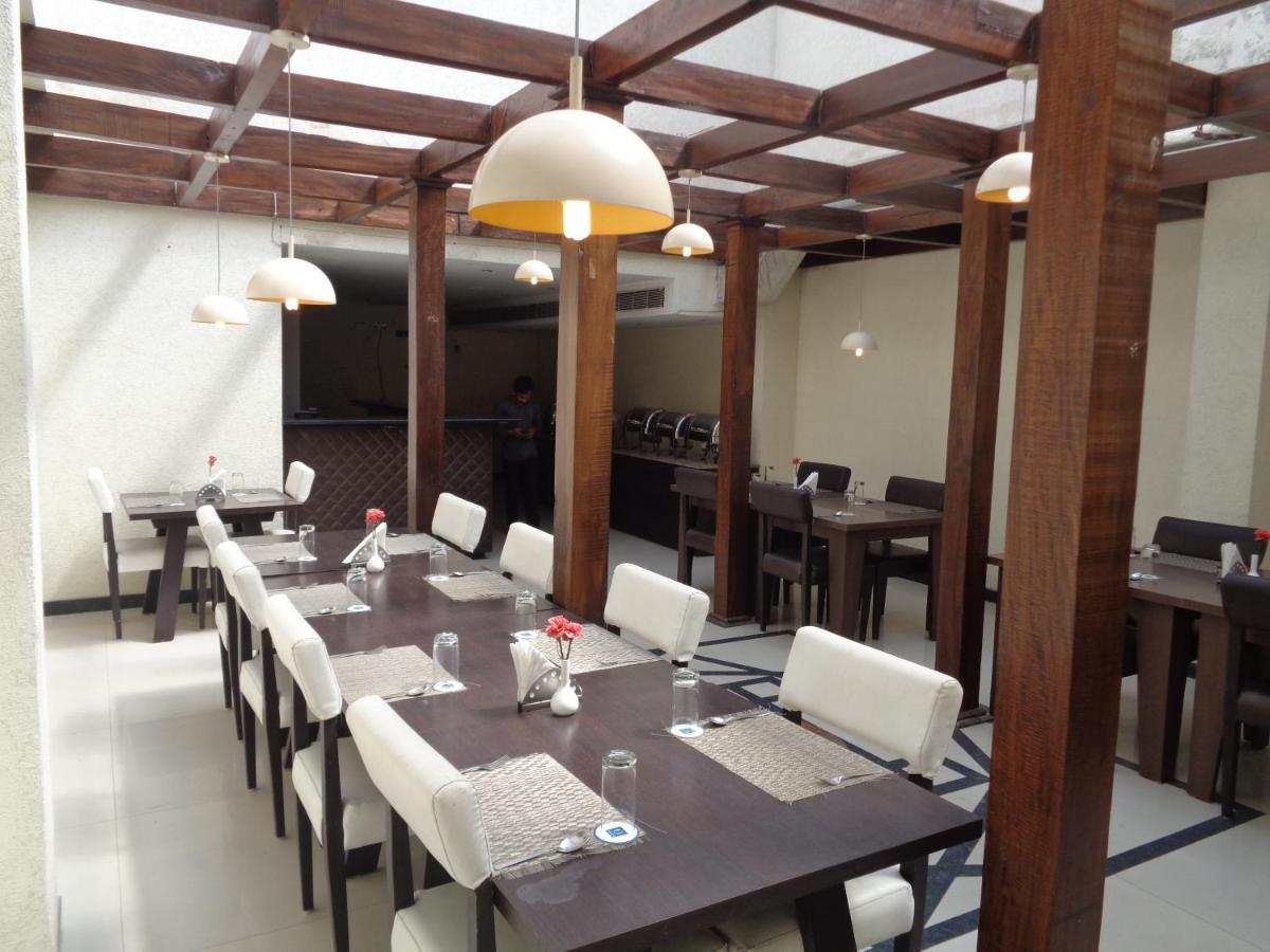 Orbit Hotel - Bagdogra Εξωτερικό φωτογραφία